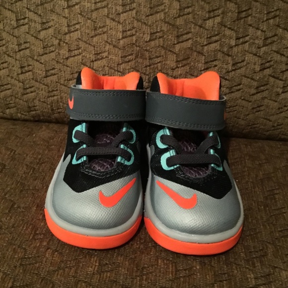 lebron shoes kid size